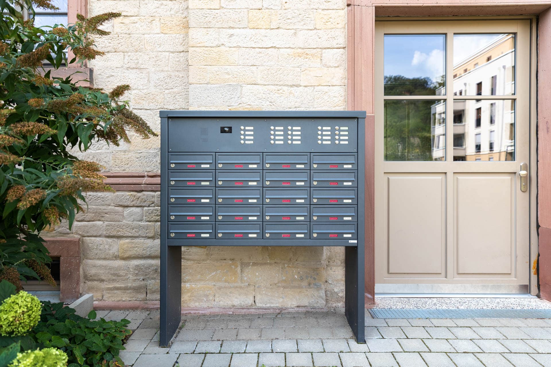 Boîtes aux lettres autonomes